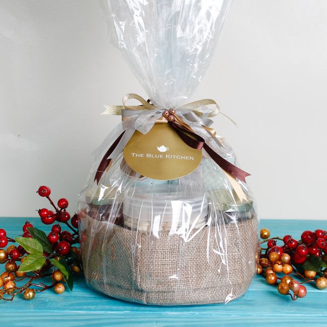 10 Unique Holiday Gift Baskets for Your Loved Ones this